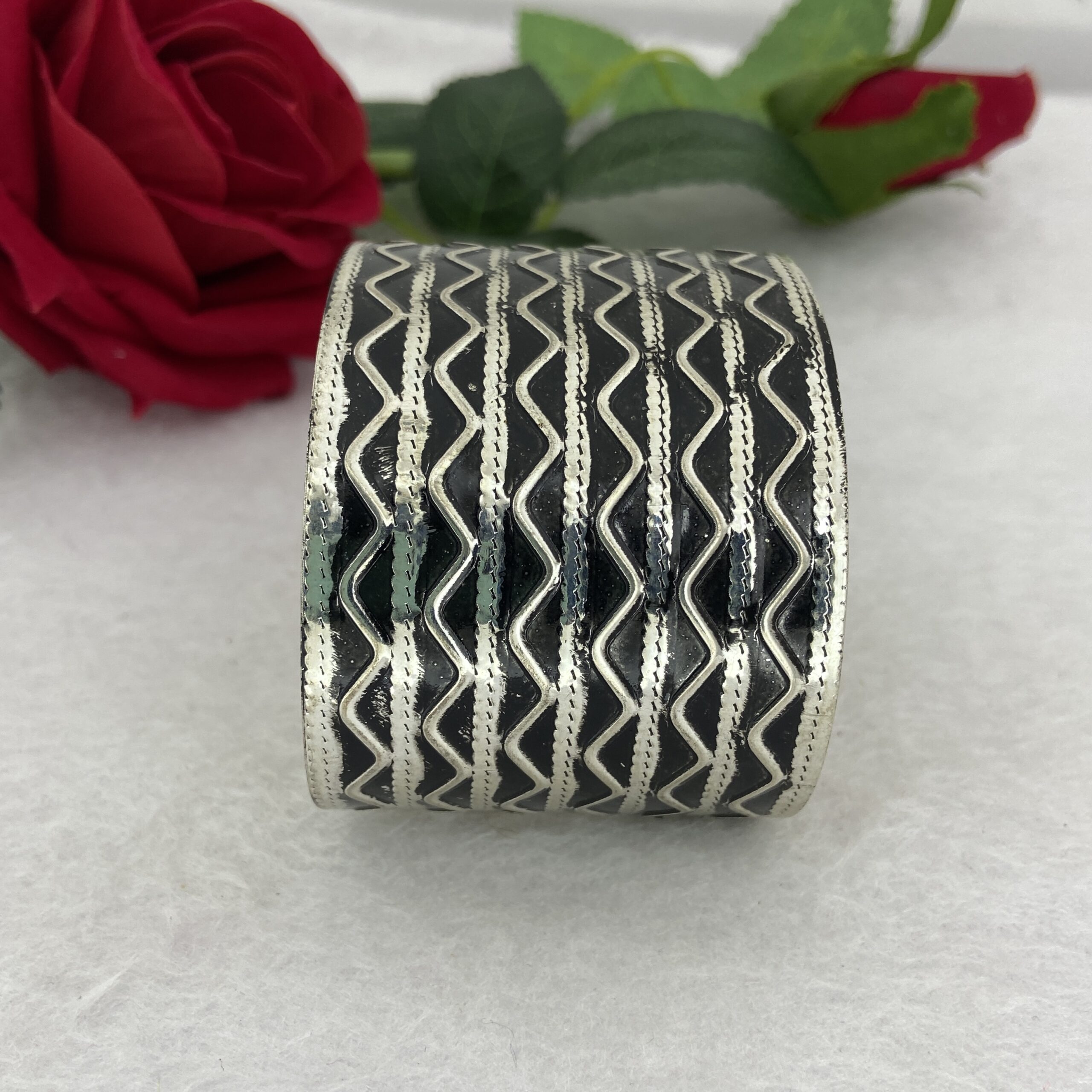 Silver Finish Designer Zigzag Pattern Open Cuff Bangle - Image 3